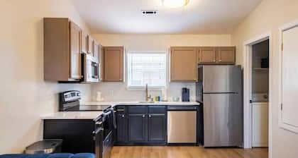 Fayetteville Fun -Modern Condo Near University of Arkansas