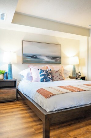 2 habitaciones, tabla de planchar con plancha, wifi y ropa de cama