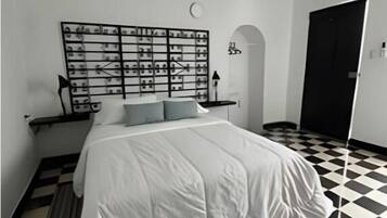 1 habitación, escritorio y wifi