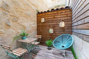 Outdoor dining - Architect's studio for 2 people in the heart of the city (Bordeaux)