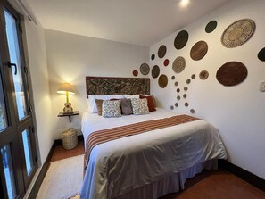 4 Schlafzimmer, Zimmersafe, Schreibtisch, Bügeleisen/Bügelbrett