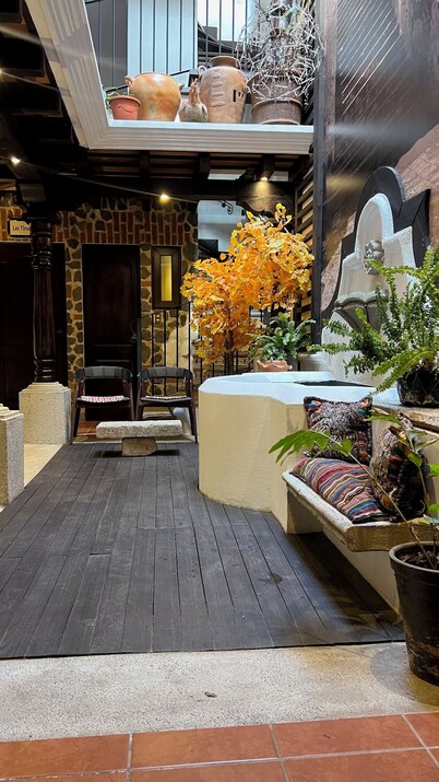 Casa Bella Vista Antigua guatemala/4 bed/4 blocks central park  10 P./AC,/Wiffi