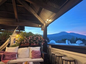 Property grounds - Stunning Casa Bella Vista Antigua downtown , 1 to 12 🙋AC, Wifi, lux rooftop Deck (Antigua Guatemala)