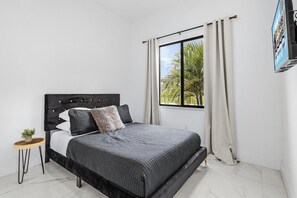 4 chambres, fer et planche à repasser, Wi-Fi gratuit, draps fournis