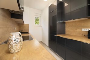 Refrigerador, horno, placa de cocina, lavavajillas