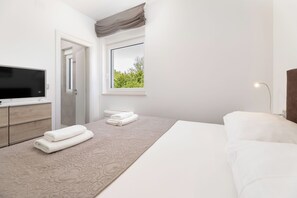 3 bedrooms, Internet
