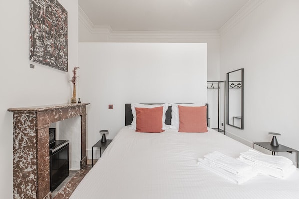 1 bedroom, desk, free WiFi, bed sheets