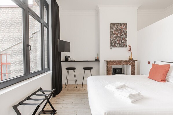 1 bedroom, desk, free WiFi, bed sheets