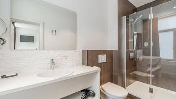 Hair dryer, towels