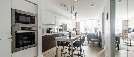 Fridge, microwave, oven, stovetop