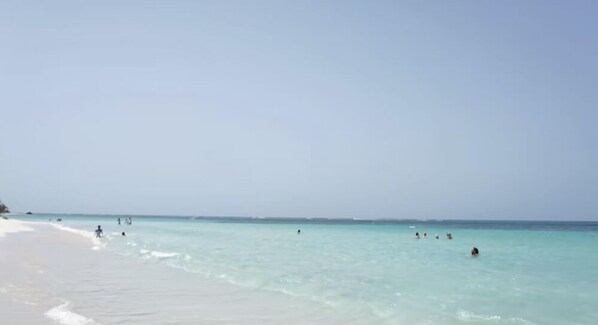Chaise longue, serviettes de plage