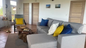 Smart-tv, boeken en een printer