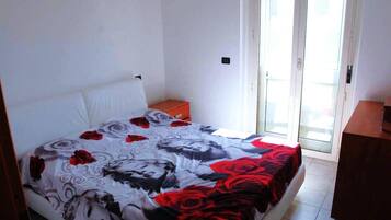 2 chambres, fer et planche à repasser, draps fournis