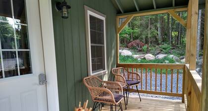 ADK Getaway "The Beech House"-New 1 Bedroom Cottage 1 mile from Adirondack Park