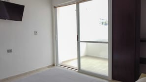 Comfort Room | Balcony