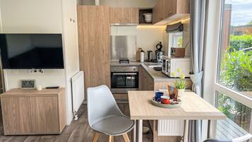 Kühlschrank, Mikrowelle, Ofen, Toaster