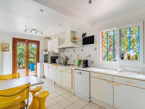 Refrigerador, microondas, horno y lavavajillas 