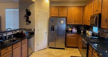 4-bedroom house in brilliant Tucson with WiFi, AC