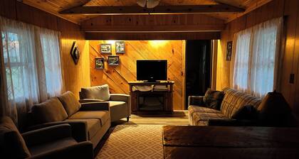 Creekside Oasis ~ Terrific 3-bedroom Cabin in Hazelhurst, Wisconsin