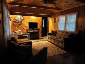 Living area - Creekside Oasis ~ Terrific 3-bedroom Cabin in Hazelhurst, Wisconsin (Hazelhurst)