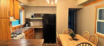 Creekside Oasis {Cabin 10}