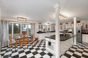 ميكروويف، فرن، موقد طهي مسطح، غسالة أطباق