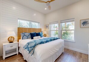 3 bedrooms, free WiFi, bed sheets - Shared Pool, Shared Hot tub, Pet Friendly, Boardwalk to the Beach (Port Aransas)