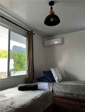 2 bedrooms, iron/ironing board, free WiFi, bed sheets