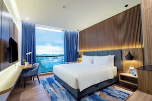 Superior Room | In-room safe, desk, free WiFi, bed sheets