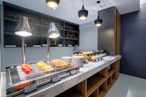 Free daily buffet breakfast