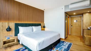 Deluxe Room | In-room safe, desk, free WiFi, bed sheets