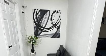 WELCOME 2 MI PRIVATE CASITA 1-bedroom apartment in charming Tampa with WiFi, AC