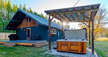 The Skyles Lake Escape- A cozy mountain retreat!