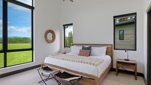 5 bedrooms, desk, iron/ironing board, free WiFi
