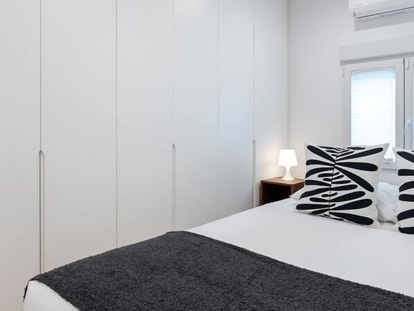 2 chambres, fer et planche à repasser, accès Internet, draps fournis