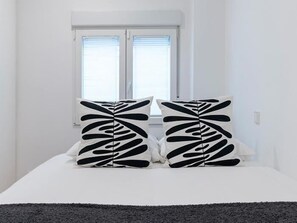 2 chambres, fer et planche à repasser, accès Internet, draps fournis