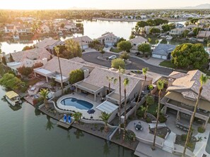 Exterior - Val Vista Lakefront Gem, Game Room, Htd Pool, Patio TV, Fire Pit, Kayaks, Bikes (Gilbert)