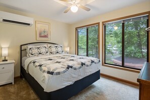 3 slaapkamers, een strijkplank/strijkijzer, gratis wifi, beddengoed