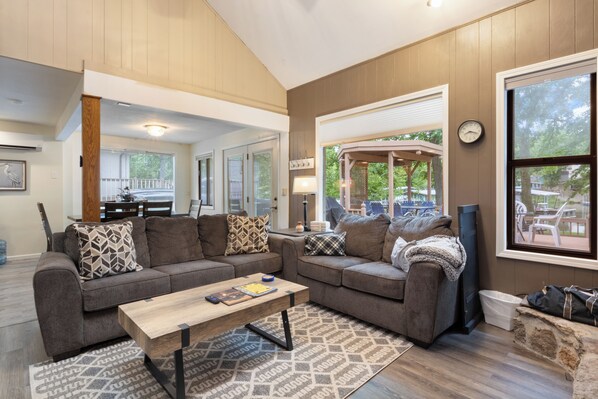 Smart TV, fireplace, books