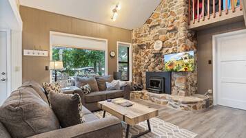 Smart-TV, Kamin, BĂŒcher