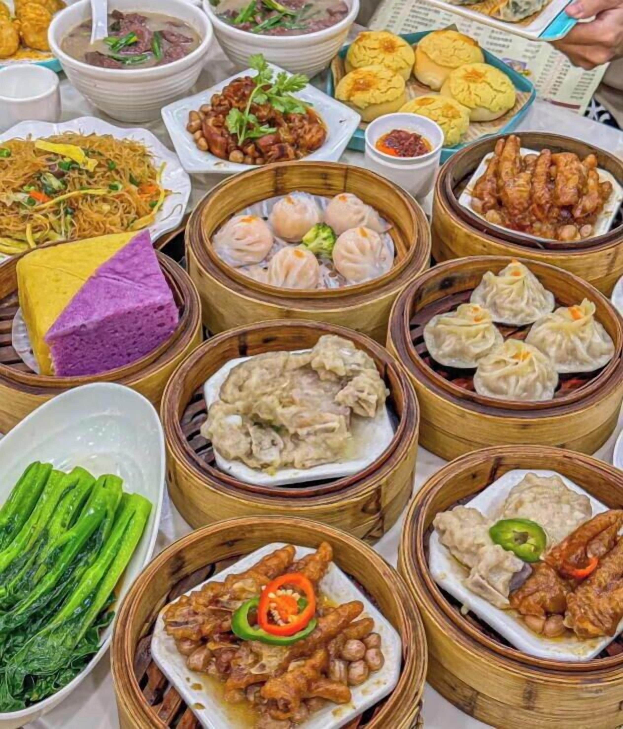 Free daily self-serve breakfast