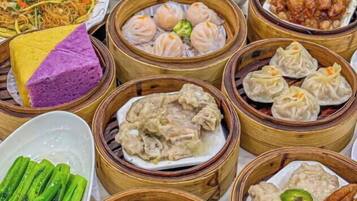 Free daily self-serve breakfast