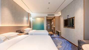 Superior Twin Room, City View | Hypo-allergenic bedding, down duvets, desk, laptop workspace