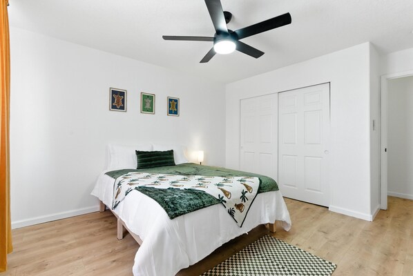 4 bedrooms, WiFi, bed sheets