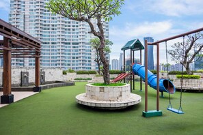 Área de juegos infantiles al aire libre