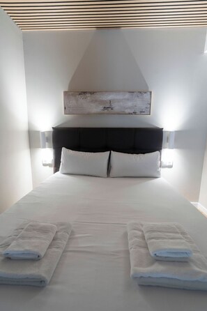 Iron/ironing board, travel crib, free WiFi, bed sheets - VLC HOST - Sumsi G (Valencia)