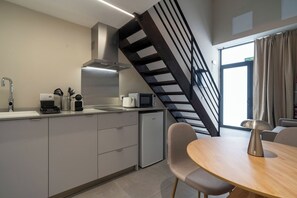 Fridge, microwave, coffee/tea maker, toaster