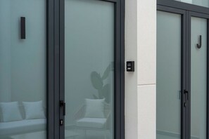 Exterior detail - VLC HOST - Sumsi I (Valencia)