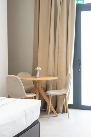 Iron/ironing board, travel crib, free WiFi, bed sheets