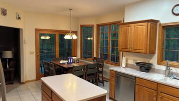 Mikrobølgeovn, ovn, kogeplade, opvaskemaskine